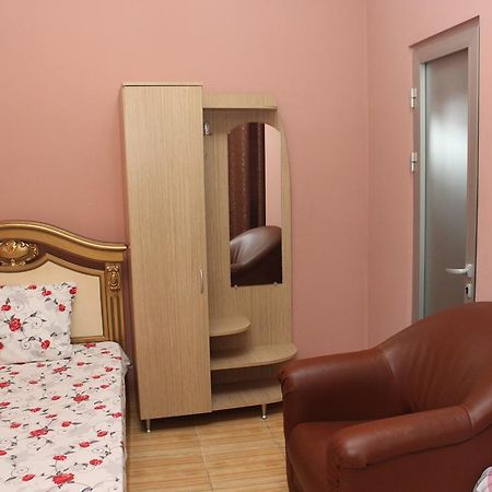 Maxim Mini Hotel บาทูมิ ภายนอก รูปภาพ