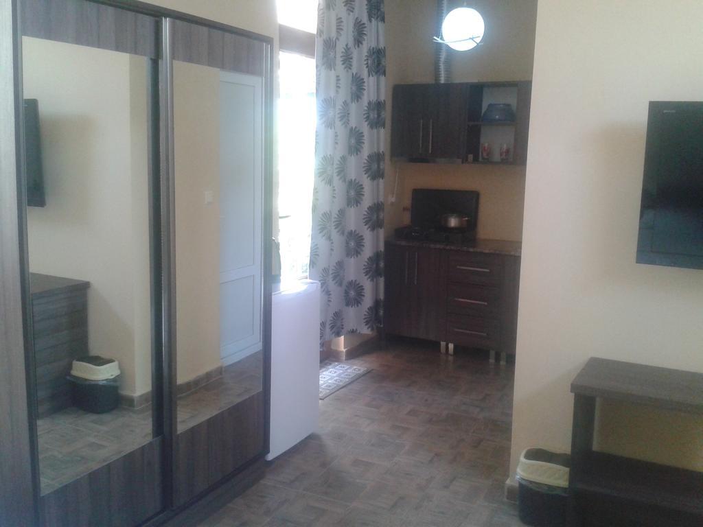 Maxim Mini Hotel บาทูมิ ห้อง รูปภาพ