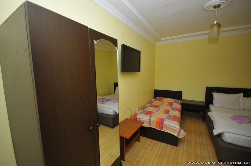 Maxim Mini Hotel บาทูมิ ภายนอก รูปภาพ